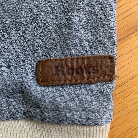 Roots Sweatshirt Sweater Cardigan Bundle - Picture 10 of 16